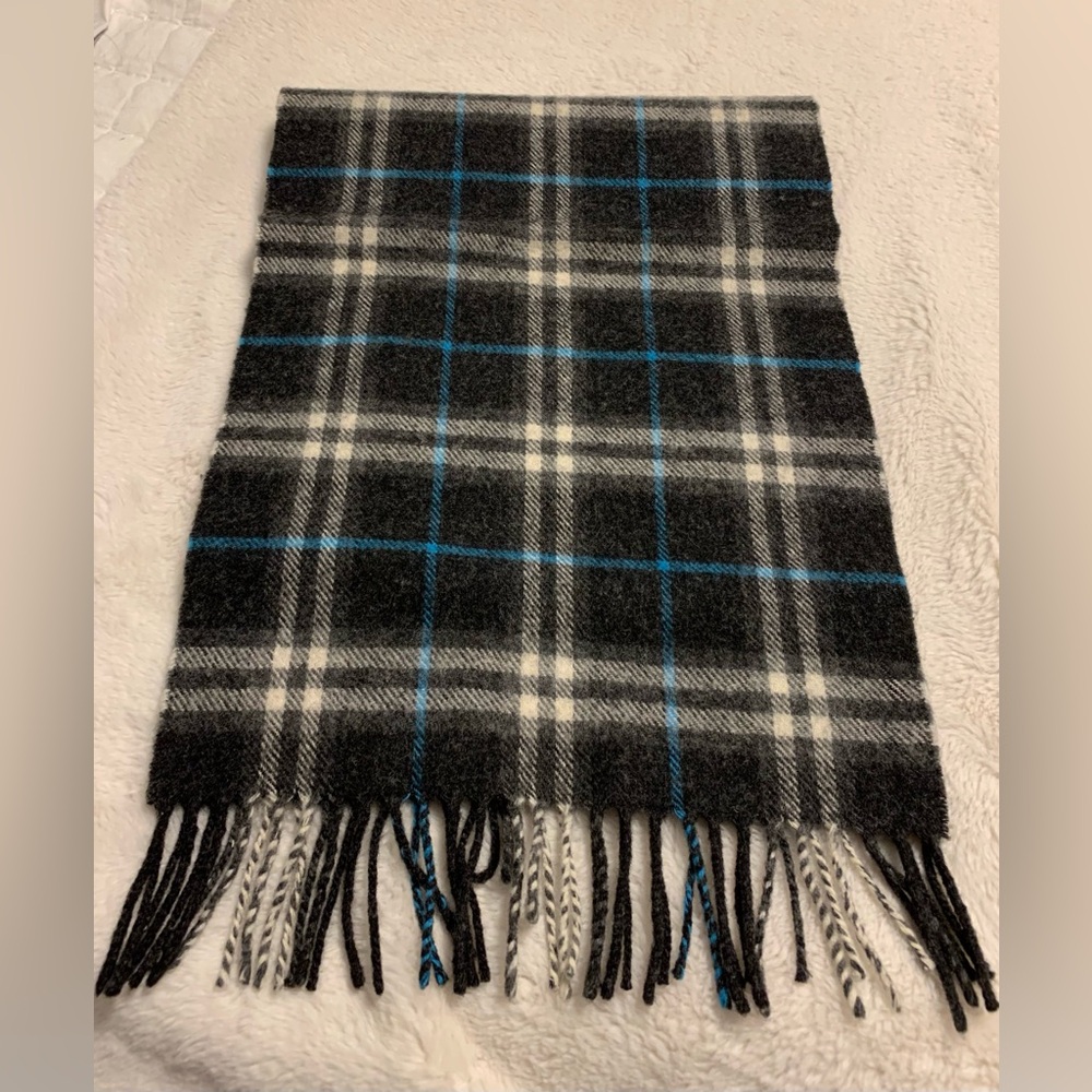 Burberry Scarf 100% Lambswool Blue, Dark Gray and White Unisex New